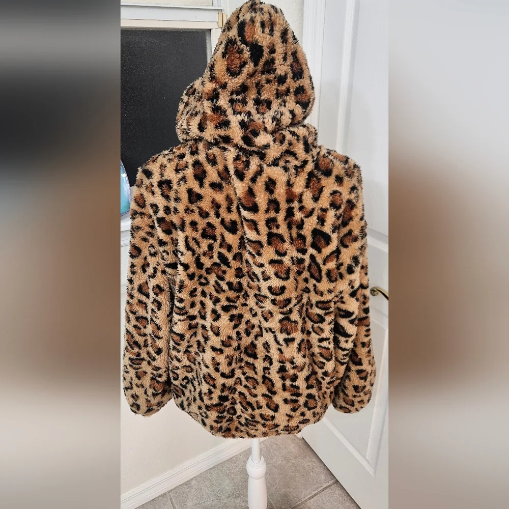 Shein Cozy Leopard Print Hoodie - Brown Faux Fur Pullover. - Picture 7 of 7